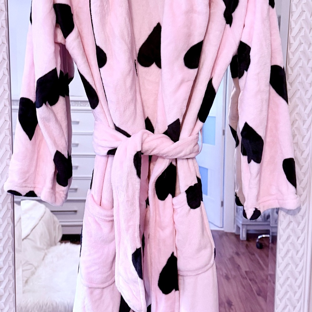Victoria's Secret Pink and Black Heart Plush Robe